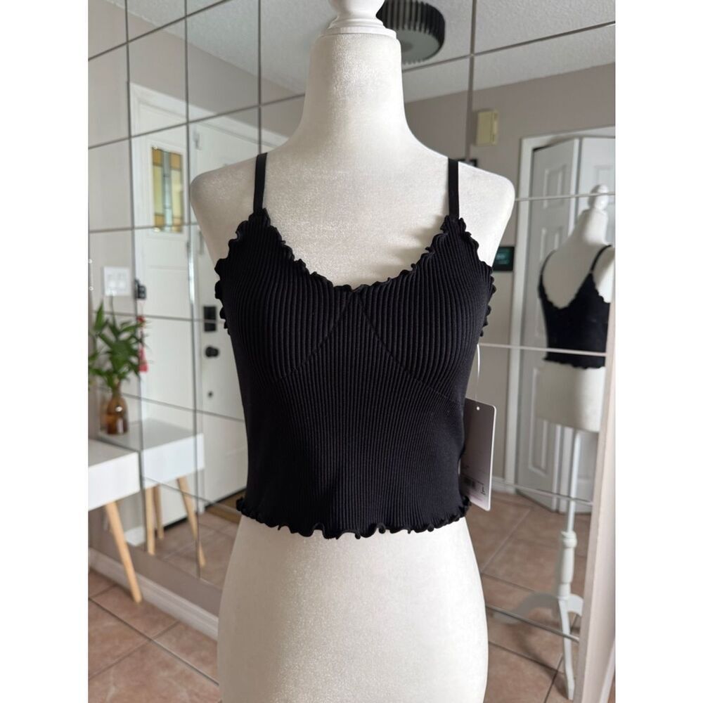 Yogalicious Black Ribbed Lettuce-Edge Crop Cami